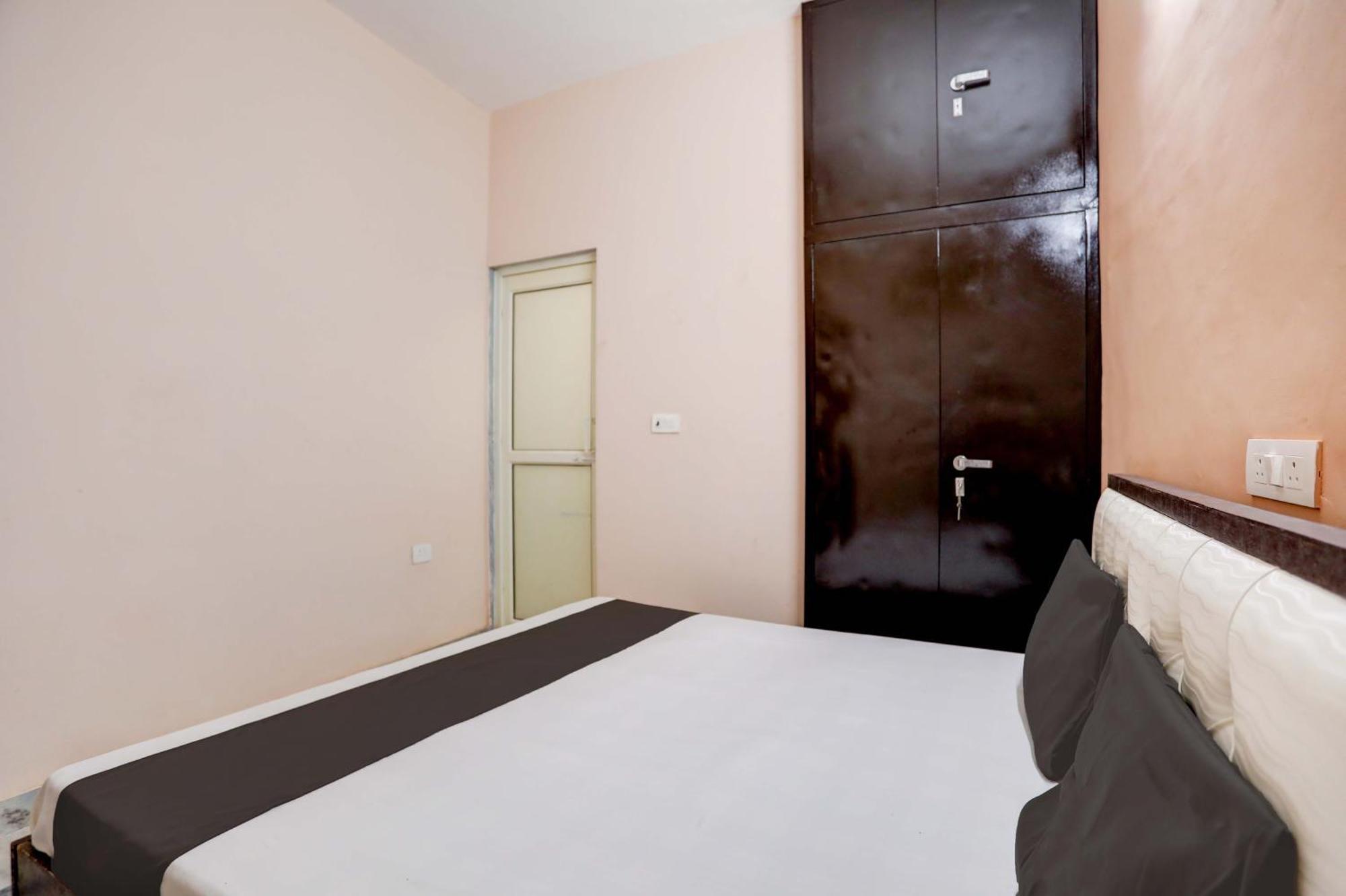 Hotel O Tilak Hotel 24 Sector 27 Near By Vinayak Hospital Gali No-6 Νόιντα Εξωτερικό φωτογραφία