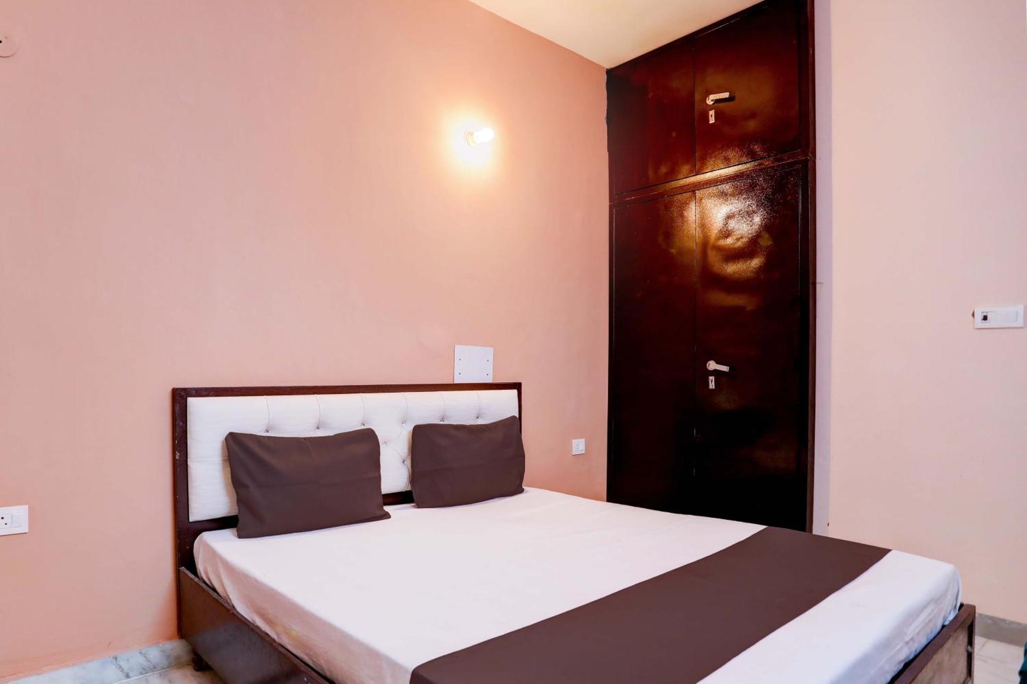 Hotel O Tilak Hotel 24 Sector 27 Near By Vinayak Hospital Gali No-6 Νόιντα Εξωτερικό φωτογραφία